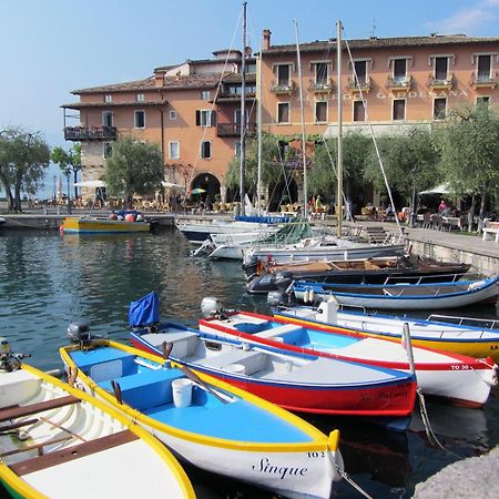 Boutique Apartment Ca Tulles Torri Del Benaco Luaran gambar